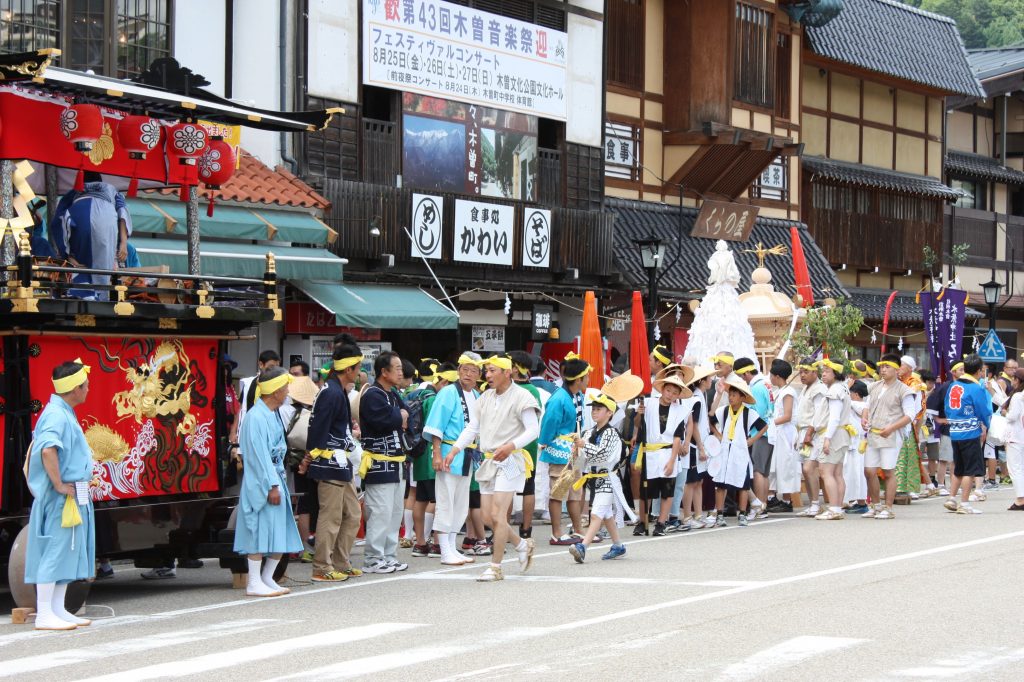 だんじりとみこし